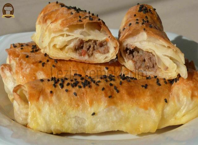 Kıymalı Sarmal Börek