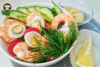 Kokteyl Salatası