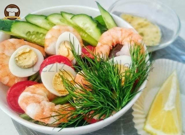 Kokteyl Salatası