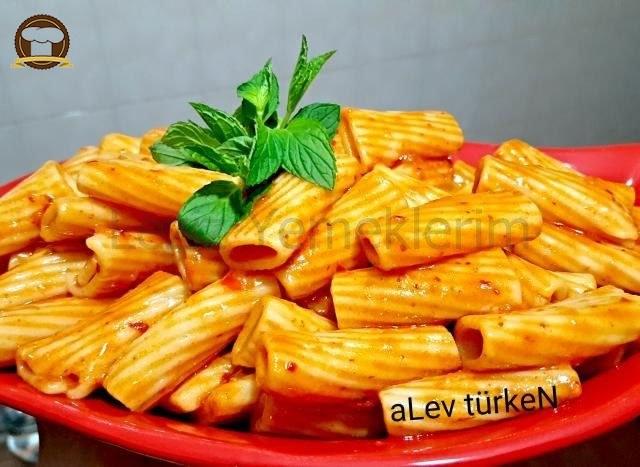 Acı Soslu Demleme Makarna Tarifi
