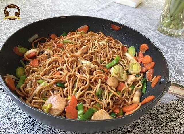 Asiatische Makarna