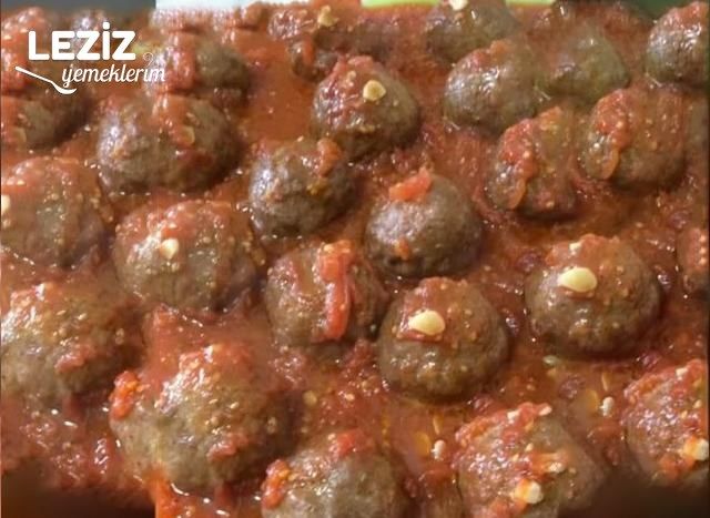 Soslu Kaşarlı Köfte