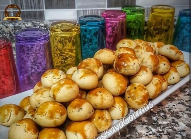 Çörekotlu Tuzlu Kurabiye