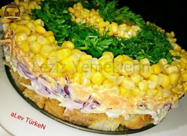 Enfes Krutonlu Renkli Salata