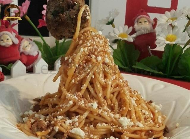 Salçalı Kıymalı Makarna