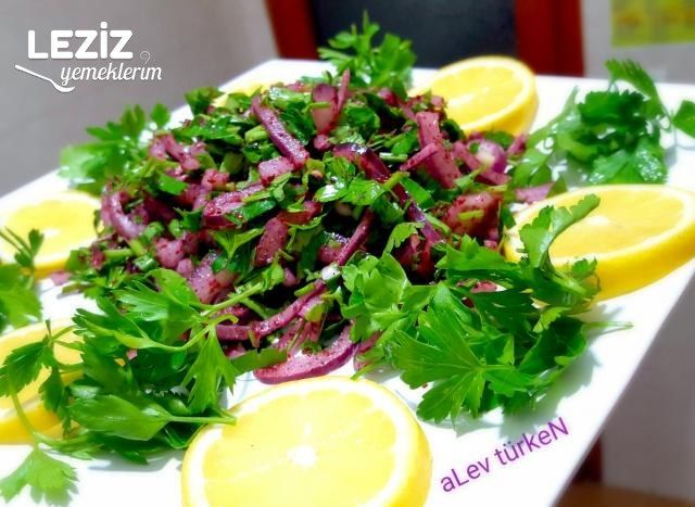 Kebapçılardaki Soğan Salatası