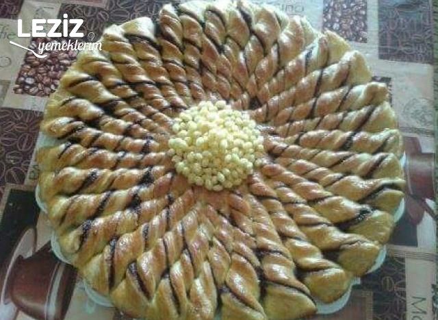 Çikolatalı Ayçiçeği Çöreği