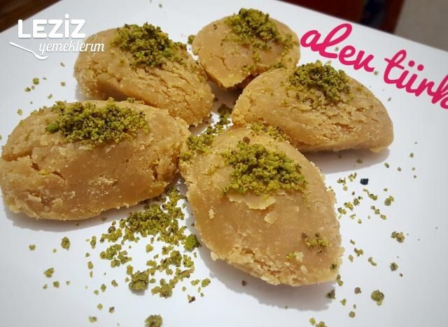 Tereyağlı Sütlü Un Helvası (Harika)