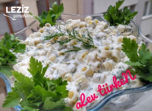 Bol Malzemeli Yoğurtlu Makarna Salatası (Gün Salatası)