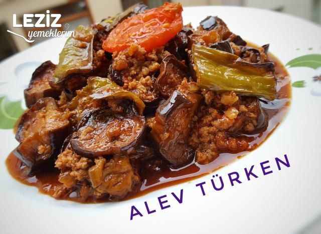 Nefis Fırında Kıymalı Patlıcan Musakka (Lokanta Usulü)