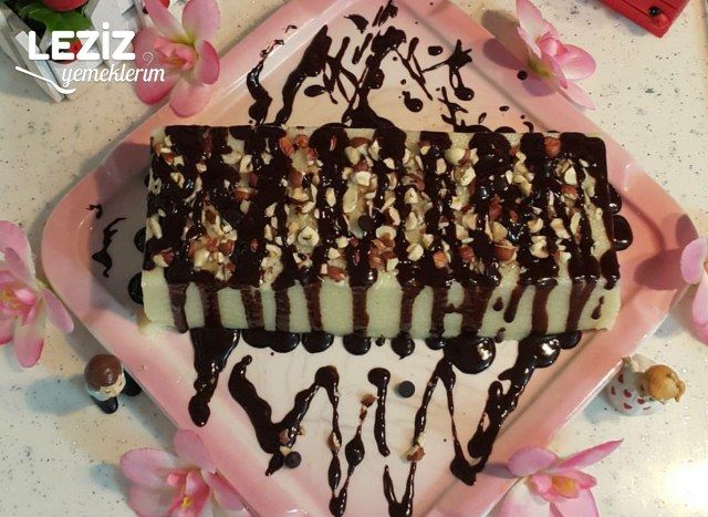 Çikolata Soslu Sütlü İrmik Tatlısı