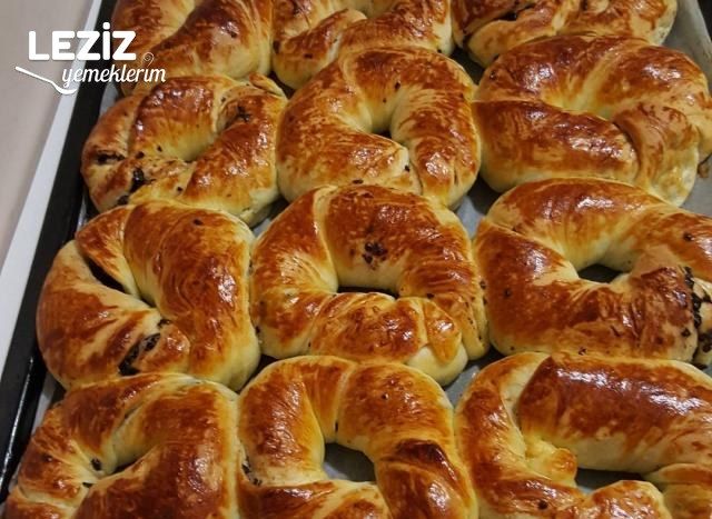 Ev Yapımı Zeytinli Açma