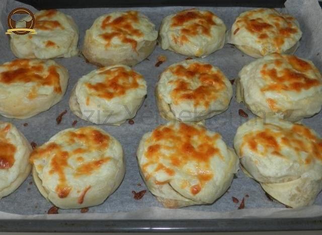Beşamel Soslu Pırasa Böreği