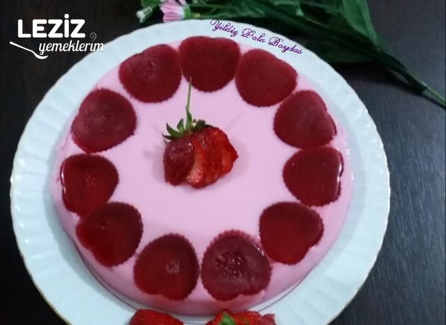 Jöleli Çilekli Puding