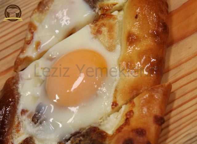 Kaşarlı Yumurtalı Pide