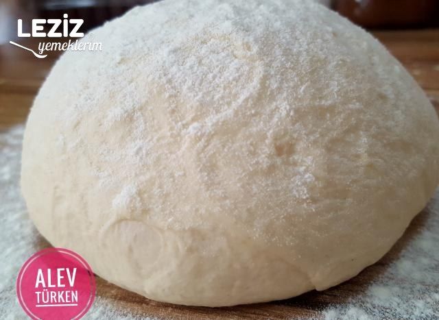 Fırın Tepsisi İçin Pizza Hamuru (Tam Ölçü)
