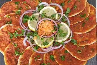 Ev Yapımı Fındık Lahmacun
