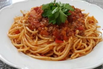Bolonez Soslu Makarna Tarifi