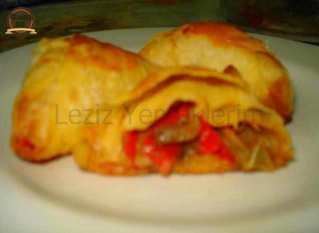 Mantarlı Ve Üç Biberli Börek