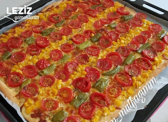 Domatesli Pizza