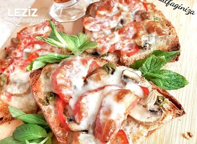 Mantarlı Ekmek Dilimleri