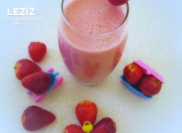 Enfes Çilekli Smoothie