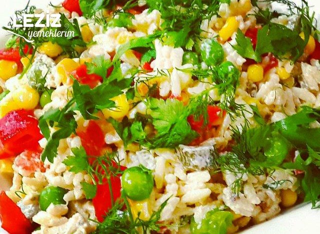 Tavuklu Şehriye Salatası Tarifi