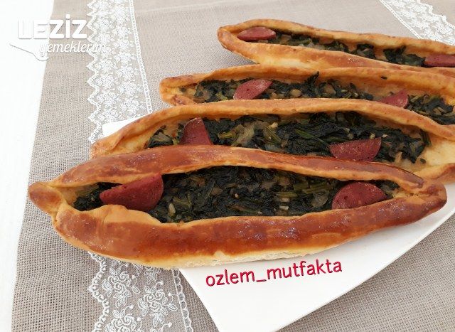 Ispanaklı Pide