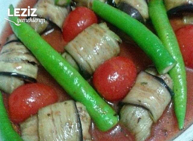 Güveçte Köfteli Patlıcan Sarma