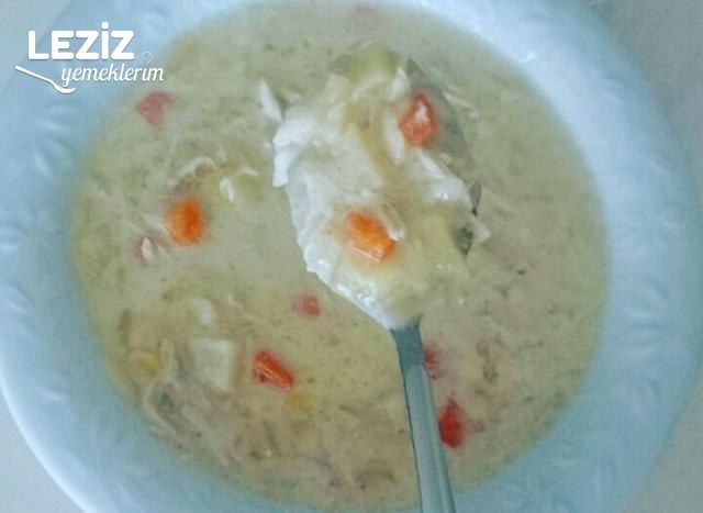Sebzeli Şehriyeli Tavuk Çorbası