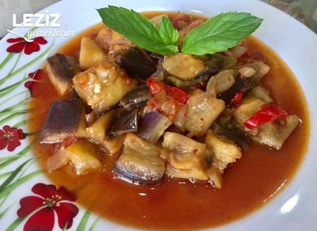 Zeytinyağlı Patlıcan Yemeği
