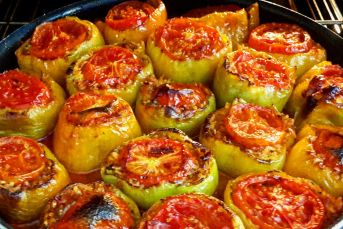 İç Malzemesi Çiğden Fırında Pratik Dolma