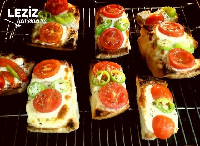 5 Dakikada Kahvaltılık Kaşarlı Ekmekler