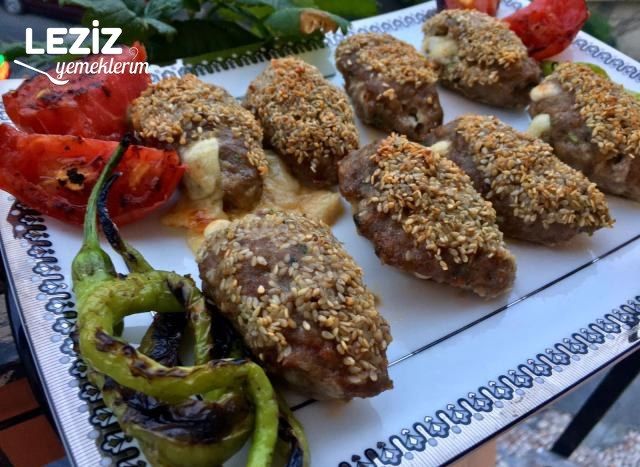 Kaşarlı Susamlı Köfte