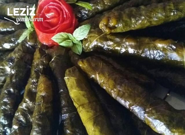 Zeytinyağlı Yaprak Sarması Nasıl Yapılır