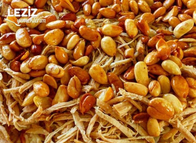 Tereyağında Kavrulmuş Bademli Hindili Pilav