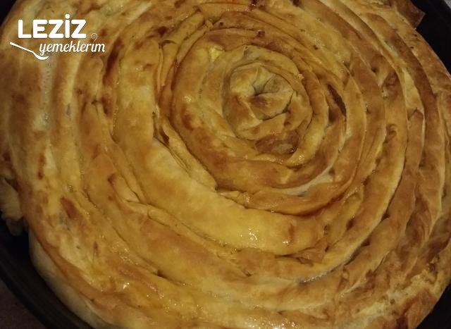 Kıymalı Tepsi Böreği