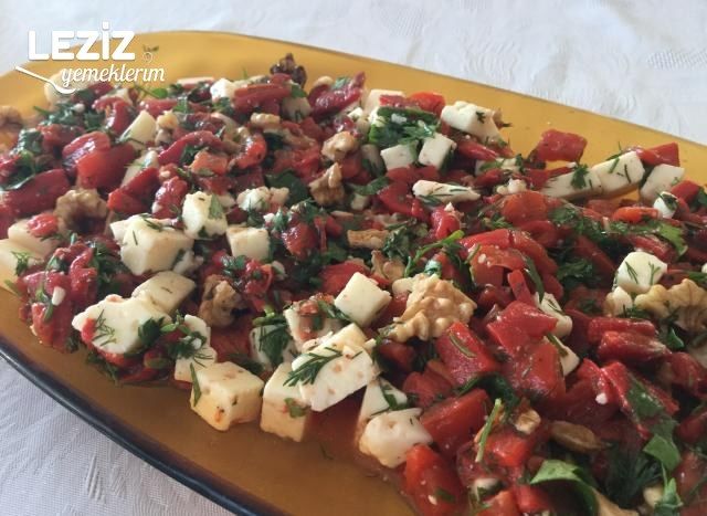 Peynirli Köz Biber Salatası Tarifi