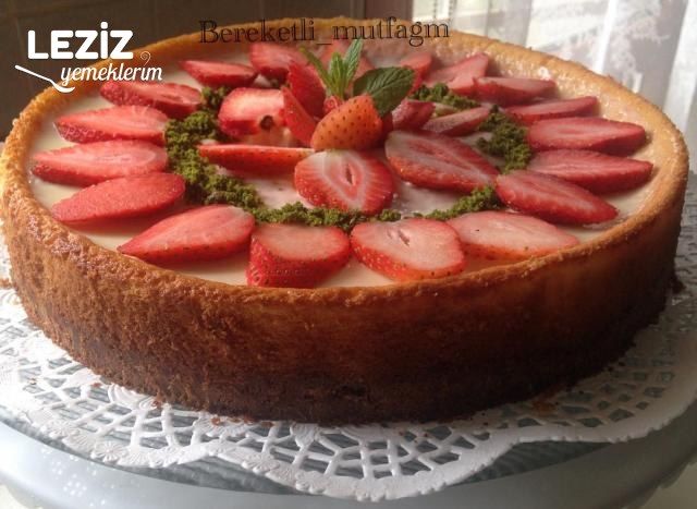 Cheesecake (Beyaz Çikolata Ve Çilekli)