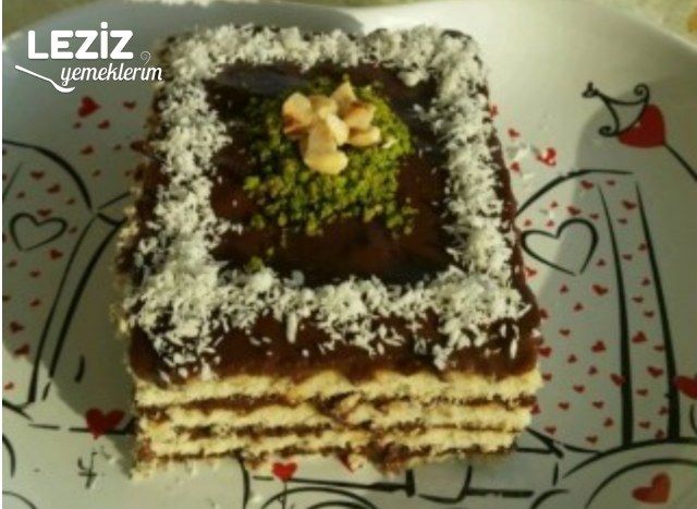 Büsküvili Yaş Pasta Tarifi