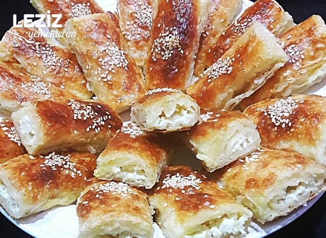 Baklava Yufkasından Sodalı Peynirli Börek