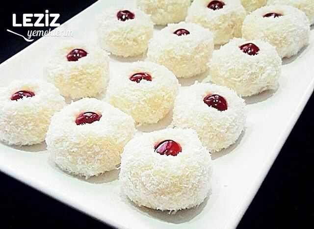 Soslu İrmik Topları