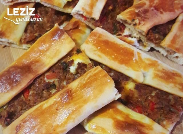 Ev Yapımı Kıymalı Pide