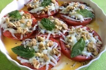 Fesleğenli Fırında Domates