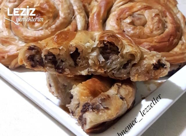 Porsiyonluk El Açması Kıymalı Börek