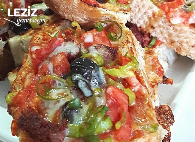 Bayat Ekmek Pizzası Nasıl Yapılır