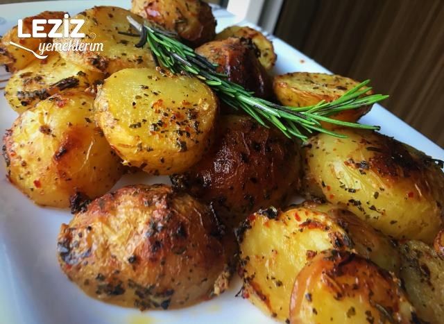Özel Soslu Fırında Patates