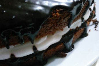 Kahveli Bol Çikolatalı Pasta