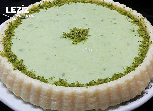 Fıstıklı İrmik Tatlısı