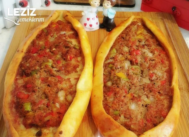 Ev Yapımı Kıymalı Pide Tarifi